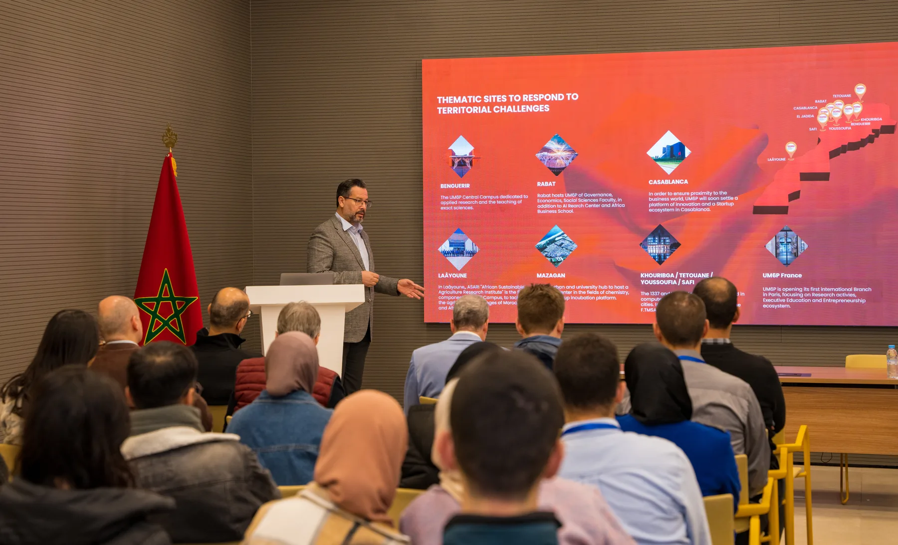 Speaker presenting the scientific program
